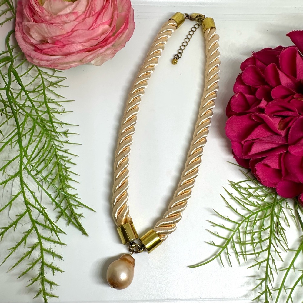VINTAGE⚜️Satin Rope Choker Necklace With Real Baroque Pearl - Picture 6 of 8